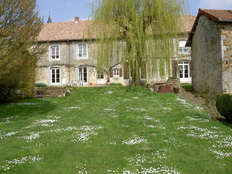 La Maison De Marie-Claire Doncourt-sur-Meuse Exteriör bild